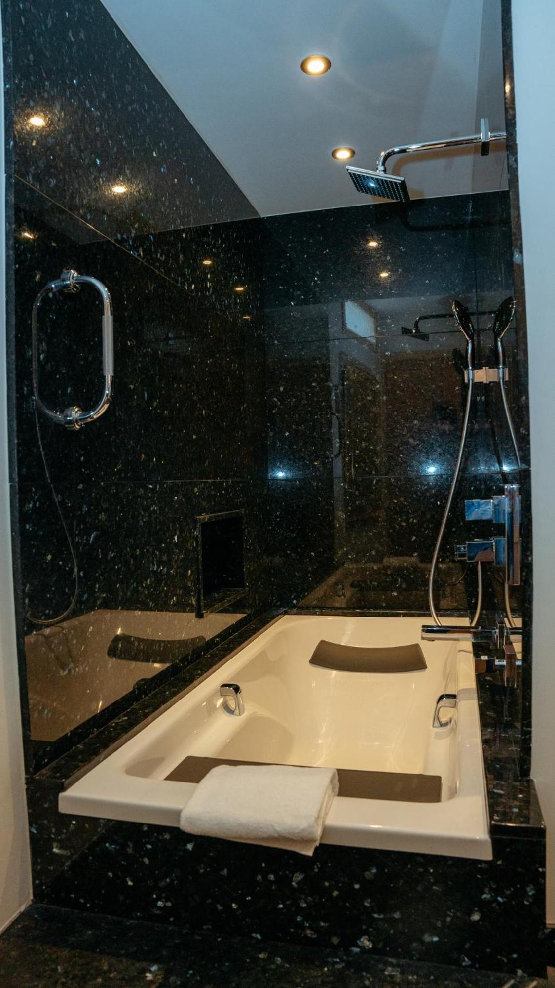 Superbe Appartement 132M2, Classe 5 Etoiles, Sarlat Centre ภายนอก รูปภาพ