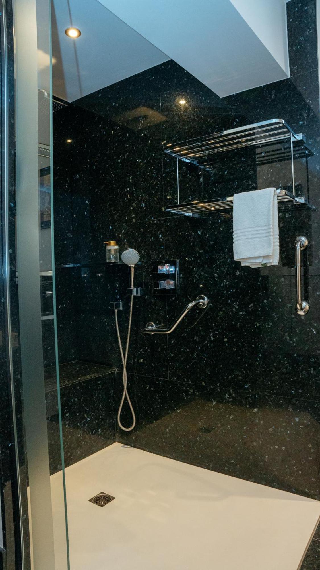 Superbe Appartement 132M2, Classe 5 Etoiles, Sarlat Centre ภายนอก รูปภาพ